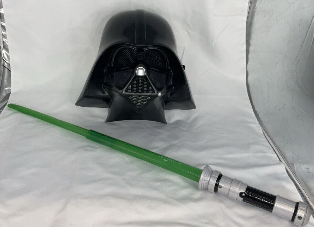 STAR WARS HASBRO GREEN LIGHT SABER 2018 WORKS